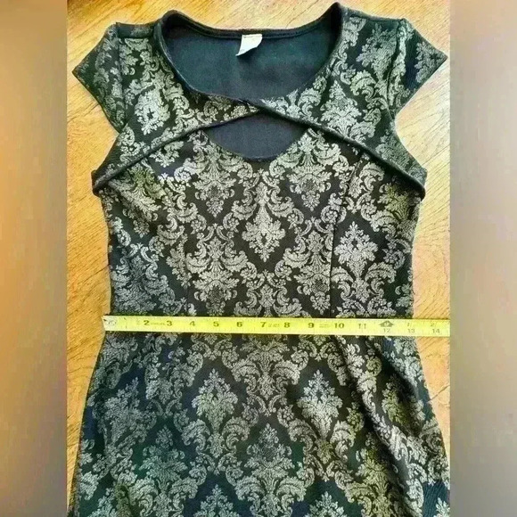 Women’s black and gold stretchy fitted formal dress by Carolina made in USA - Picture 12 of 13